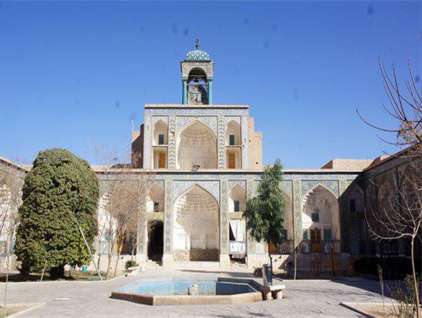مدرسه ای در دل بازار قدیم کرمان با مکانی متعلق به دوران قاجار/ تصاویر