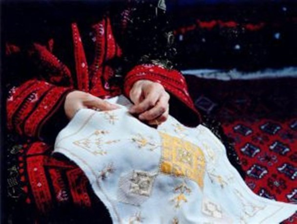 برگزاری کارگاه آموزشی سوزن دوزی و سکه دوزی بلوچی در روستای کهن شهر مهرستان
