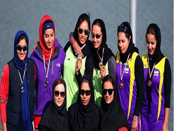 نمایندگان قایقران هرمزگانی در مقابل حریفان خود در آب های آرام بانوان قرار گرفتند