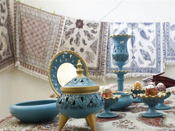 لزوم فرهنگ سازی در مصرف کالاهای داخلی/ نمایشگاه صنایع دستی لنجان، حمایت از تولید داخلی است