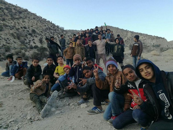 جمع آوری زباله های طبیعت در روستای نوروزان کوار