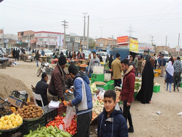 تلاش برای کسب روزی حلال در باز هفتگی اسلام‌آباد