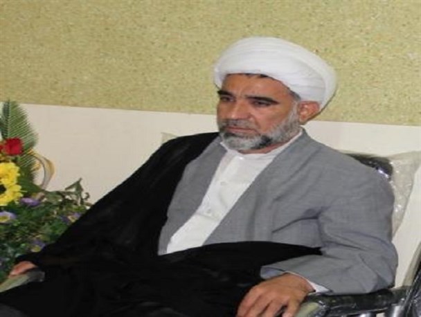 مسئولینی که نماز نمی خوانند نمی توانند امین باشند