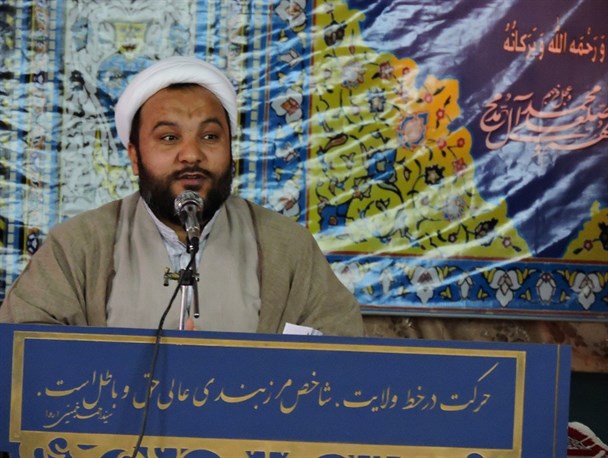 نقد پیامبران و ائمه، موضوعی برای انحراف افکار از مسائل اصلی جامعه است
