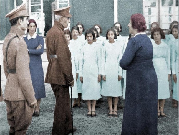 جنایت پهلوی با قانون کشف حجاب اجباری و غارت اموال کشور/ فاجعه کشف حجاب و برهنگی به بیرجند هم رسیده بود