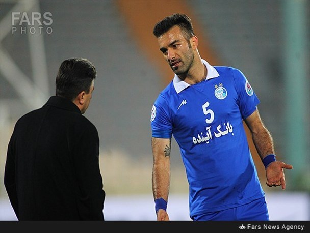 ایرادهای قلعه نویی به عمران زاده در رختکن استقلال