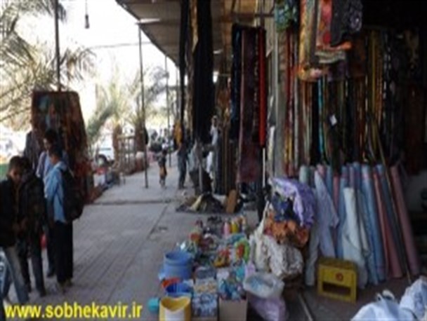 پیاده رو هایی که جزو مغازه می شوند