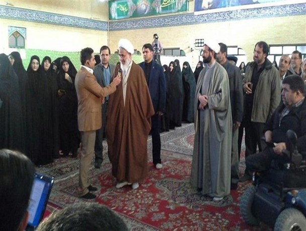 حضور گسترده مردم پیام ناامیدی ویاس برای استکبار جهانی دارد/ هرکسی را که انگلیس ودشمنان به مردم معرفی کنند از چشم ملت خواهد افتاد