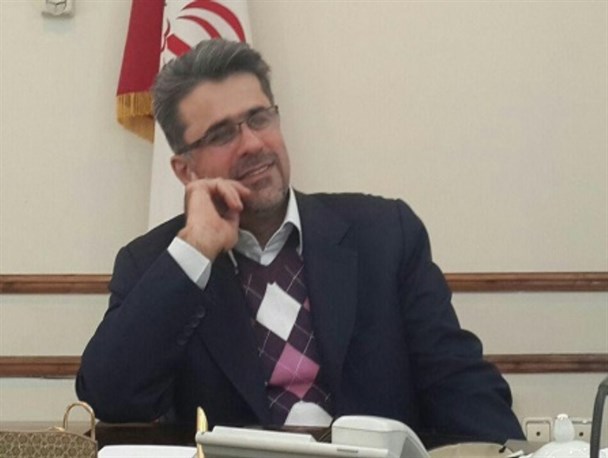 همراهان گذشته یا منسوبین من در کنار هر کاندیدی باشند نظر من نیست