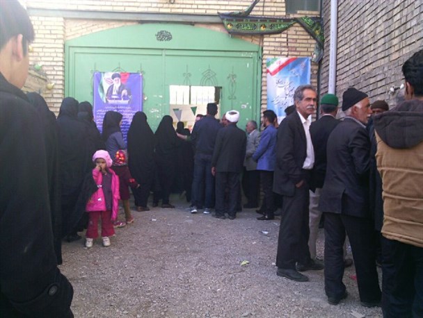 صف های طویل اخذ رای در گلمکان/ عکس