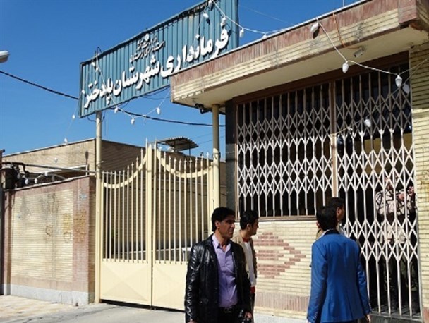 نامه رسانه ای انتخاباتی استانداری لرستان پشت درب فرمانداری ها جاماند/اعتراض مردم به رای غیر بومی ها!