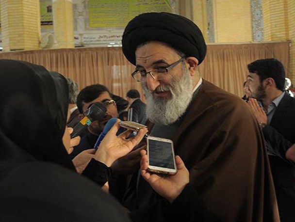 یاوه گویانی که میگفتند این انتخابات مهندسی شده است بیایند و حضور مردم را ببینند/ تیر معاندین به سنگ خورد