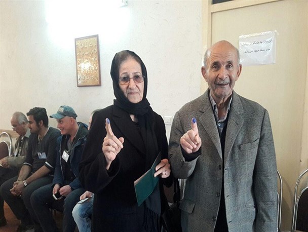 تصاویری از حضور اقلیت های مذهبی در انتخابات شهرستان فردیس