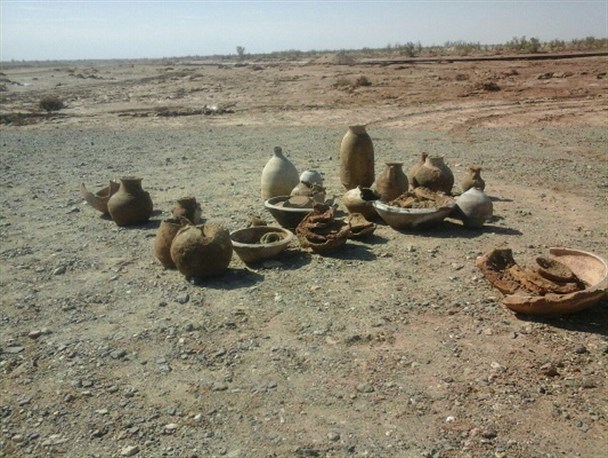 بررسی کارشناسانه قدمت گورستان اشیای کشف شده در ریگان ادامه دارد