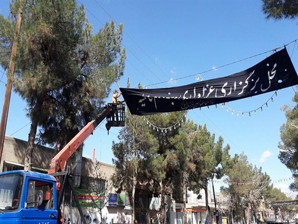 شور و حال فاطمی در بین جوانان خلیل‌آباد / آماده‌سازی شهر برای دهه دوم فاطمیه