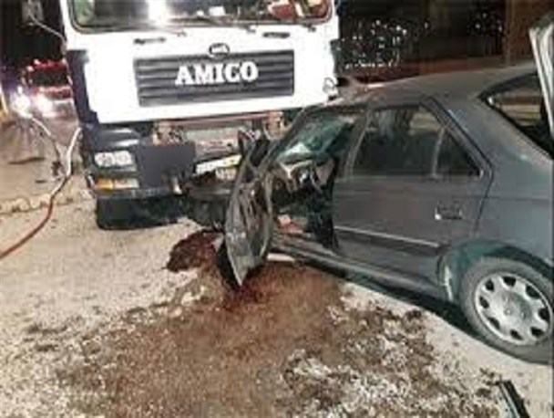 برخورد سمند با تریلی در محور حاجی‌آباد دو کشته به جا گذاشت