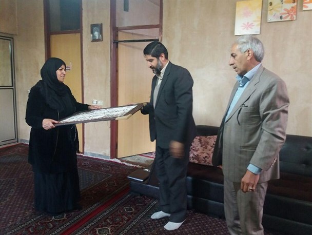 دیدار با خانواده شهدا و جانبازان روستاهای اسلام آبادغرب + تصاویر