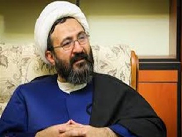 مسئولین به جای طرح مسائل حاشیه ای به دنبال بهبود معیشت مردم باشند