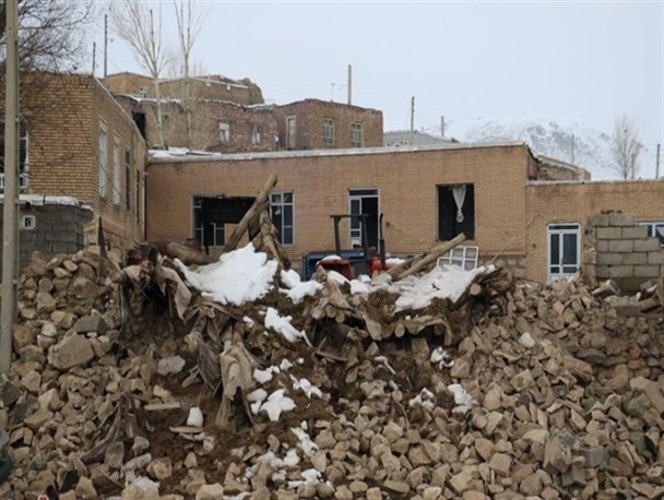 آواربرداری مناطق زلزله‌زده  آغاز شد/ ۴ هزار خانه به بازسازی نیاز دارد/ پرداخت غرامت ۳۰ میلیون تومانی به خسارت‌دیدگان