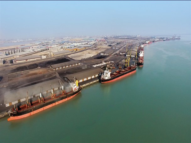 اهتمام دولت بر تسریع تخلیه کالا از بندر امام است