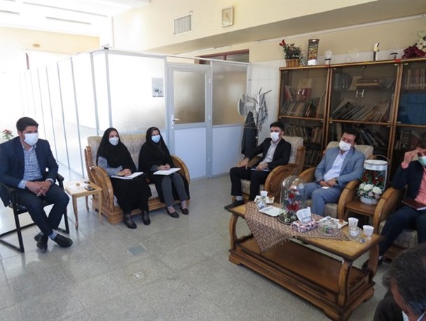 مردم برای گذراندن امورات زندگیشان با مشکلات عدیده‌ای مواجه هستند