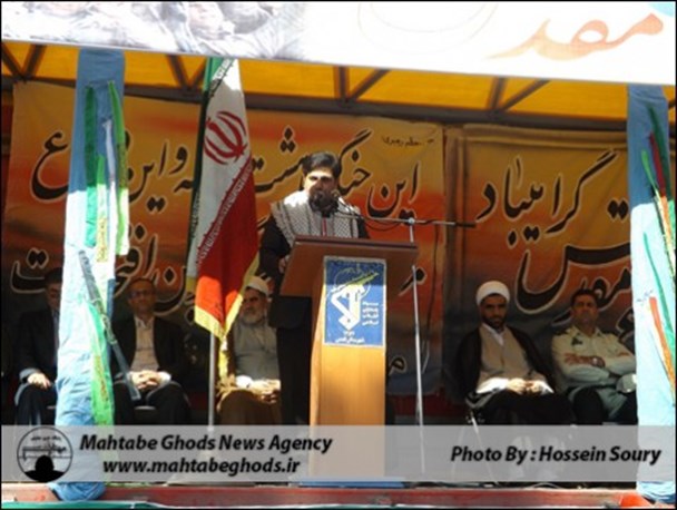 بیش از ۱۵ مداح در تجمع فاطمی امروز شرکت کردند/۱۰۰۰ پرچم با القاب فاطمه الزهرا(س) در شهرقدس نصب شده است