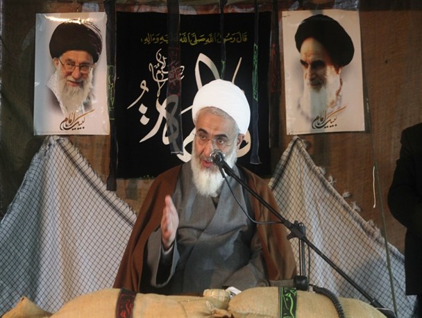بیست و هفتمین یادواره شهدای خوزنین با حضور نماینده امام خامنه ای برگزار شد.