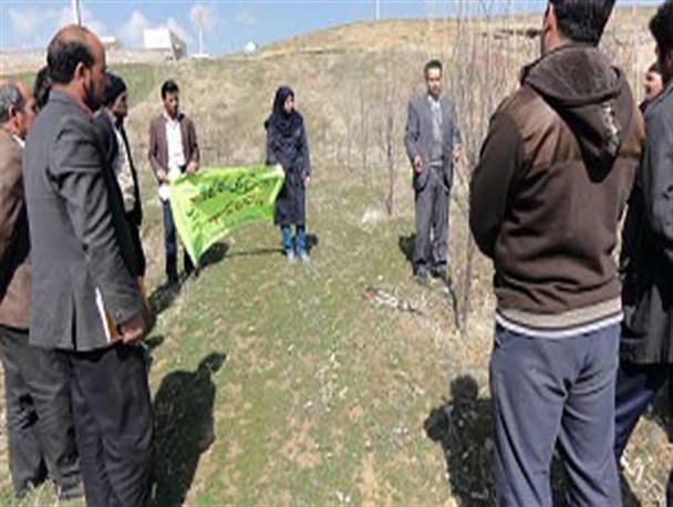 برگزاری کارگاه آموزشی هرس درختان سیب در شهرستان چاراویماق