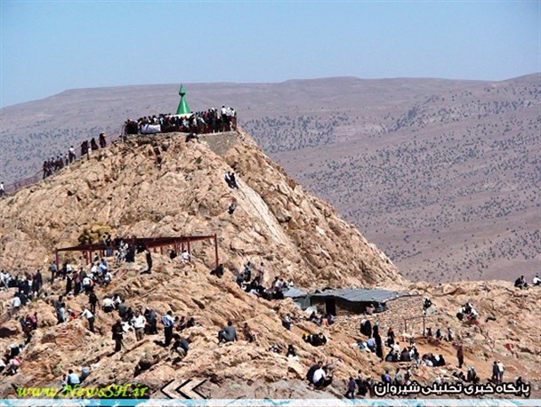 منطقه زیارتی توریستی زکریای پیغمبر(ع)/ اجرای زیباترین رسوم ایرانی در کنار بارگاه + تصاویر