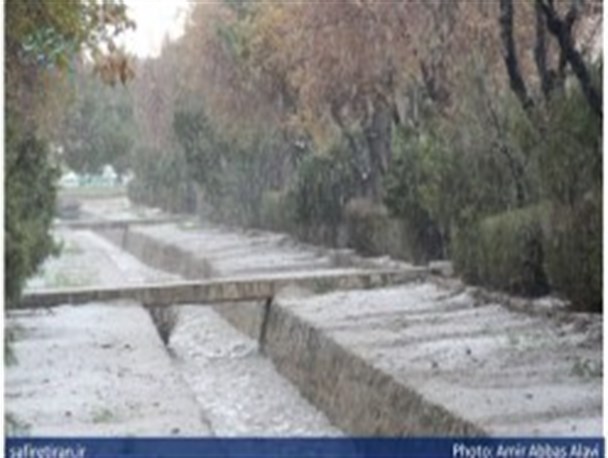 ردپای تگرگ بهاری در خیابان های تیران+تصاویر