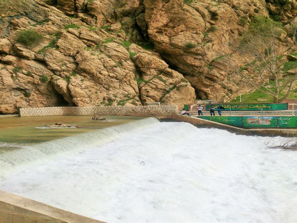 "سراب شالان" در بخش ریجاب مقصد گردشگران نوروزی است