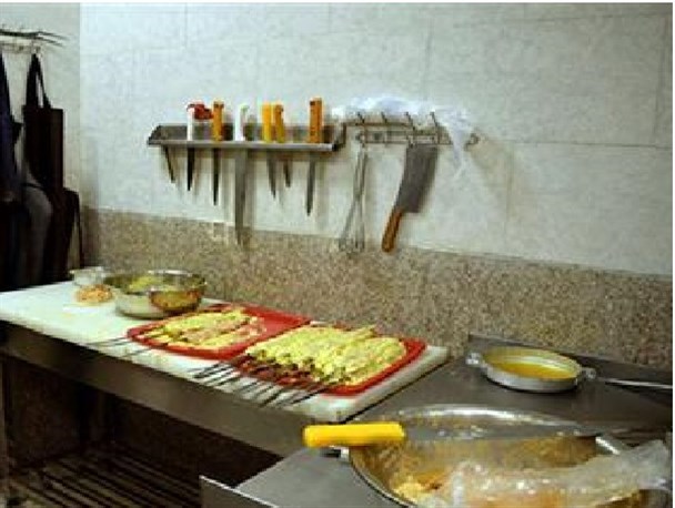 بازرسی و نظارت بر فعالیت های استراحتگاه ها و فروشگاه های محور شیراز/ تصاویر