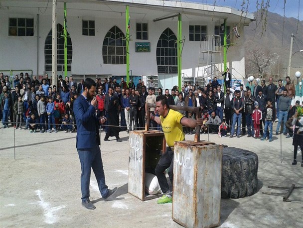 برگزاری مسابقات قویترین مردان خمین در روستای لکان+ عکس