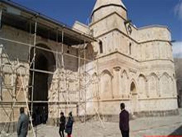 بازدید مسافران نوروزی از اماکن تاریخی چالدران + تصاویر