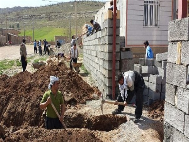 مشق عشق خدمت در جبهه های سازندگی/ یاری رسانی بسیجیان به روستاهای محروم اسلام آبادغرب + تصاویر