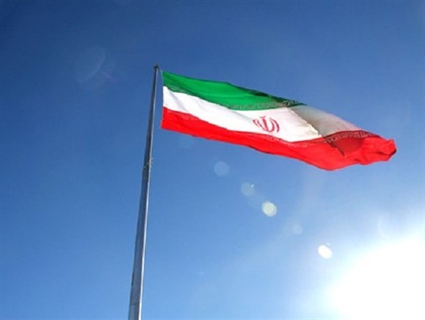 اهتزاز پرچم جمهوری اسلامی ایران بر فراز شهر زیار