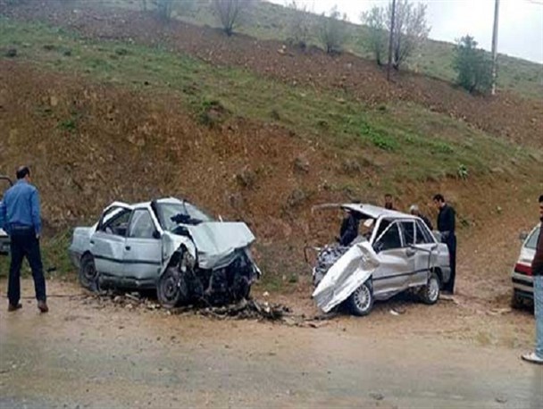 از بی کیفیت بودن خودروهای داخلی تا غیر استاندارد بودن جاده ها در وقوع تصادفات/لزوم تغییر رویه خودروسازان در سال جاری