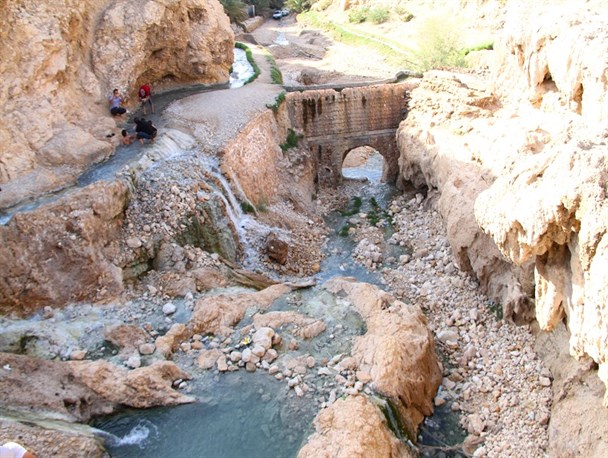 طبیعت گردی مسافران نوروزی در منطقه کوهستانی گنو+تصاویر
