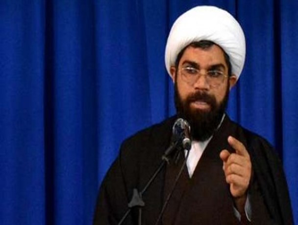 تجمع مردم سیستان در اعتراض به اظهارات معاون امنیتی استاندار/ امام جمعه زابل: ادبیات آقای معاون نشان دهنده تمسخر مردم سیستان است