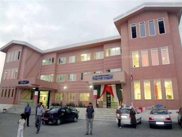 اسکان 210 نفر در مدارس بردخون