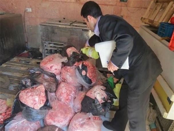 معدوم‌سازی بیش از 7700 کیلو مواد غذایی فاسد در مازندران