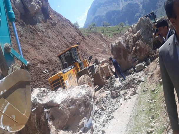 مسدود شده راه ارتباطی هشت روستا در شهرستان لردگان+ عکس