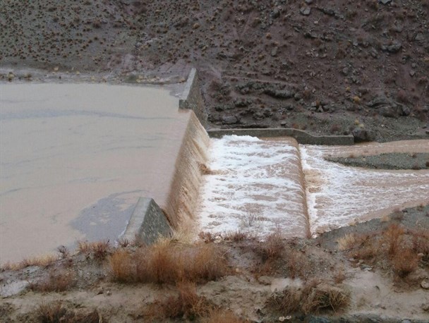 ذخیره بیش از 2 میلیون متر مکعب آب در پشت بند‌های آبگیر خلیل آباد
