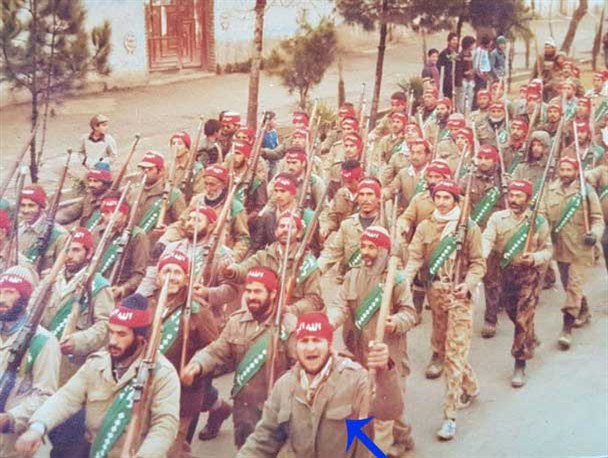 رژه با تبر در گرگان/ شهیدی که تاکید داشت نمازش را آیت الله طاهری بخواند