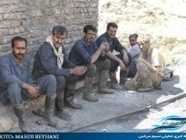 ۱۹۰ کارگر معدن آق دربند سرخس:ده ماه است حقوق نگرفته ایم/مسئولان:پیگیری می کنیم