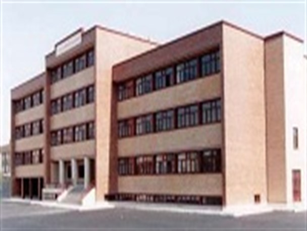 ساخت نمازخانه و سالن ورزشی در طرح بازسازی مدارس استان