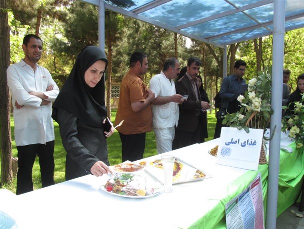 جشنواره غذای سالم در بیمارستان ابن سینا برگزار شد