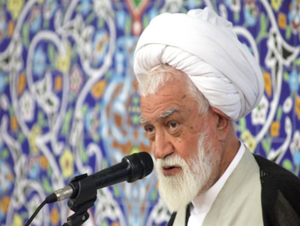 افرادی که به آمریکا نگاه معتدل دارند آسیب می بینند/ اعتماد به خائن سادگی است