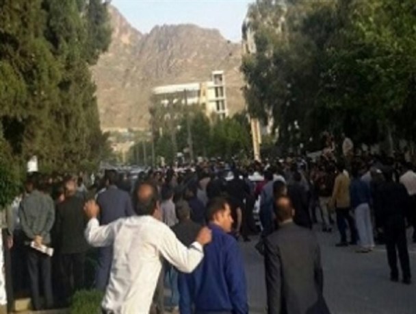 تکرار استراتژی تشنج آفرینی پیش از انتخابات مجلس/ تلاش اصلاح طلبان برای شلوغ کاری در غرب کشور