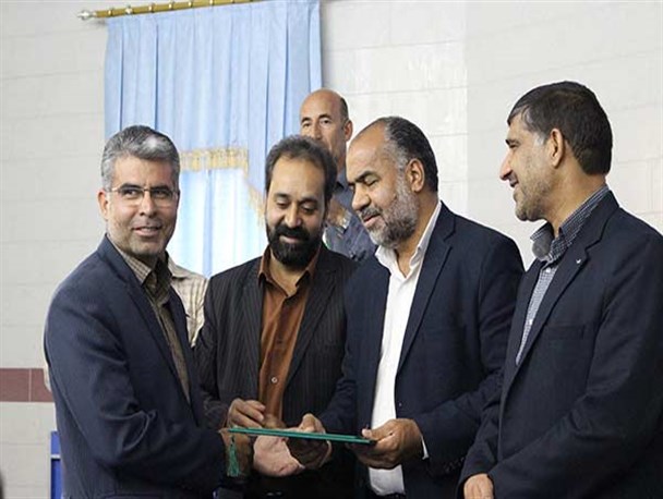 تجلیل از فعالان عرصه «تولید و اشتغال» در ابرکوه به روایت تصویر